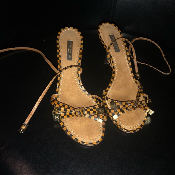 Louis Vuitton - Picture 1 of 6